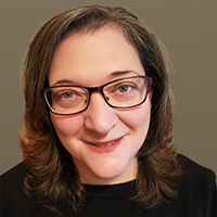 Elana Paru headshot